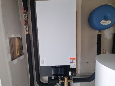 Mise en place d’une pompe a chaleur Viessmann Vitocal 150-A chauffage seul en remplacement de deux chaudières fioul et une chaudière gaz propane 